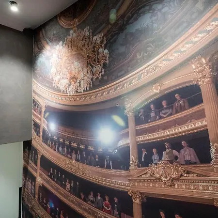 Du Theatre 3* ברוז'